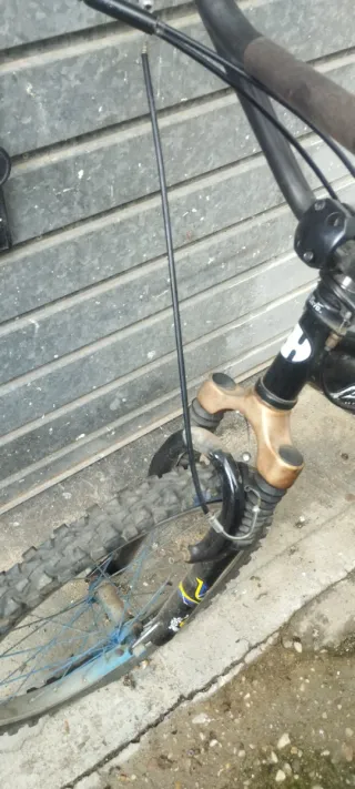 Bicicleta BH Shark para reparar