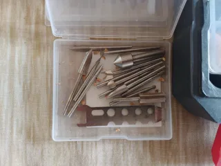 Mini taladro rotatorio Hychika con accesorios