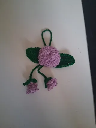 Flores de ganchillo decorativas