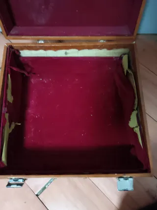 Acordeón marca Baile con 96 teclas de bajos