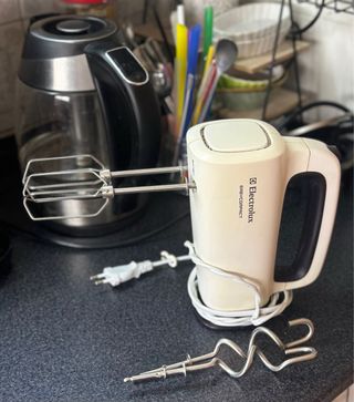 Batidora de mano Electrolux con varillas