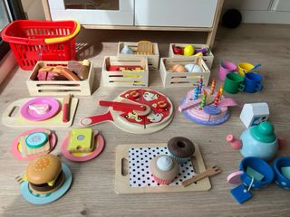 Cocina infantil + accesorios de comida de madera