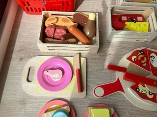 Cocina infantil + accesorios de comida de madera