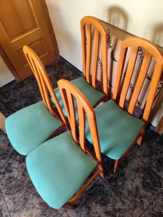 Mesa comedor extensible 90x90 a 180 + 4 sillas