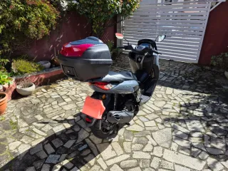 Yamaha NMAX 125cc Scooter Automática