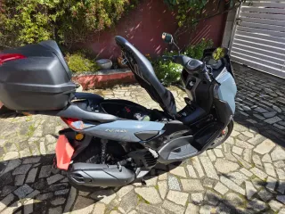 Yamaha NMAX 125cc Scooter Automática