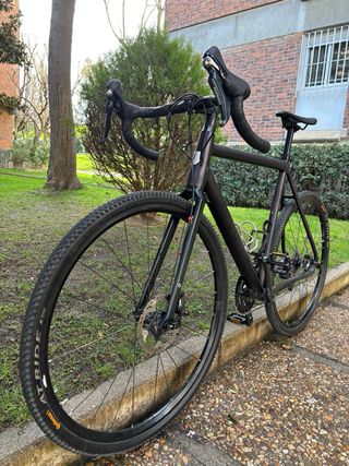 Bicicleta Gravel Rose Cross Negra
