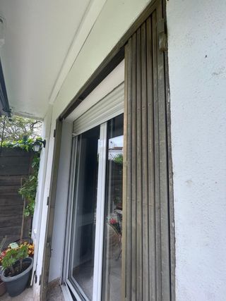 Puerta reja metálica extensible