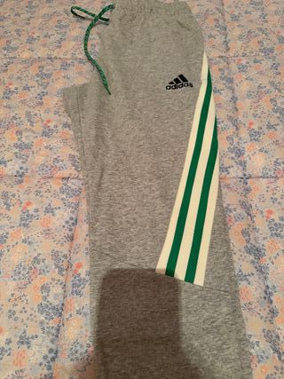 Pantalón chándal Adidas gris y verde