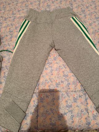 Pantalón chándal Adidas gris y verde