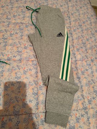 Pantalón chándal Adidas gris y verde