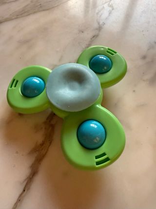 Giocattoli per bambini in legno e corde