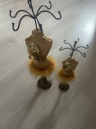 Expositores de Joyas por pieza Ver descripción.