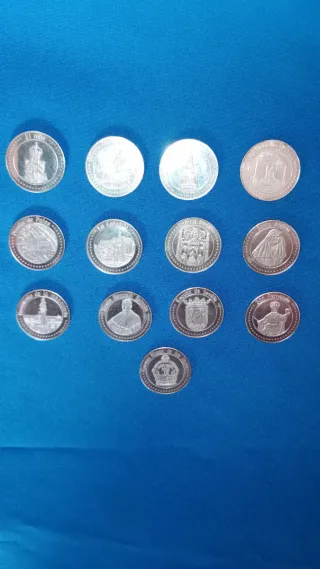 Juego de monedas para arras de plata