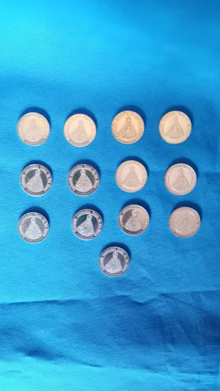 Juego de monedas para arras de plata