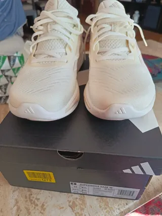 Tenis Adidas Supernova Talla 42 2/3.