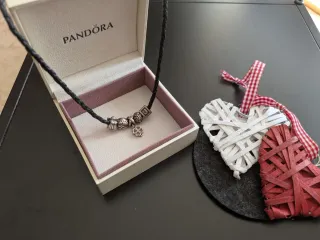 Collar Pandora Cordón Negro con 5 charm plata