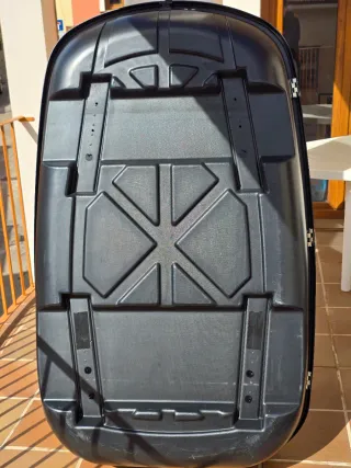 Cofre de techo negro brillante