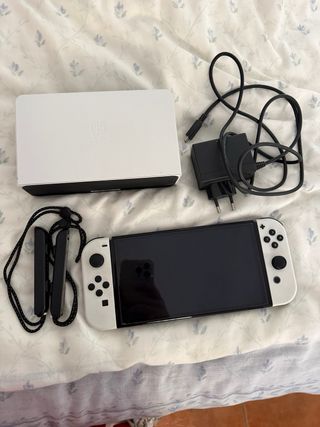 Nintendo Switch OLED Bianca