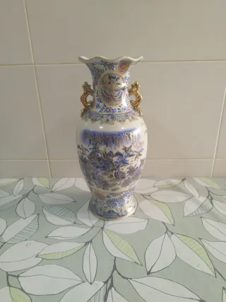 Jarrón de cerámica decorado