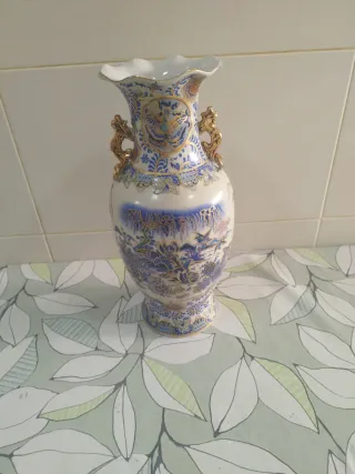 Jarrón de cerámica decorado