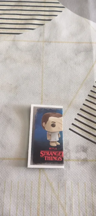 Lote2 6 papelitos Kinder Joy Stranger Things