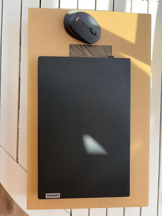 Portátil Lenovo V15 G2 Negro