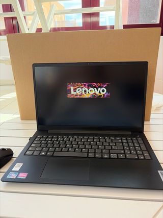 Portátil Lenovo V15 G2 Negro