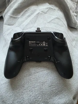 Mando Nacon Revolution Pro Controller PS4