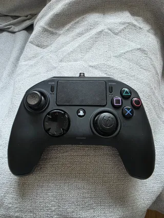 Mando Nacon Revolution Pro Controller PS4