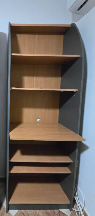 Estantería dormitorio madera