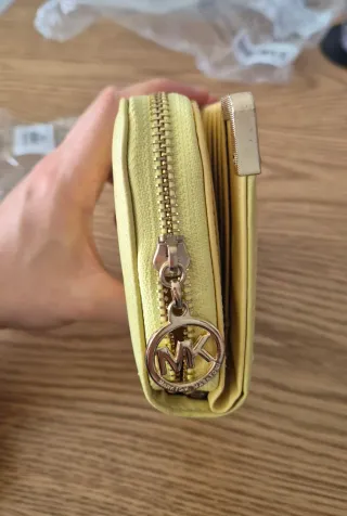 Monedero MK Amarillo y Dorado