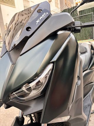 Yamaha XMAX 12.000 km125 gris/dorado