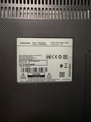 Samsung 43" Smart TV 4K UHD - Modelo UE43KU6000