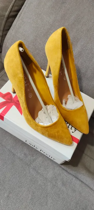 Zapatos de tacón MARYPAZ amarillos talla 40