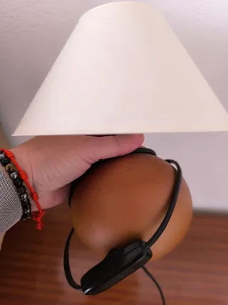 Lámpara de mesa terracota y blanco