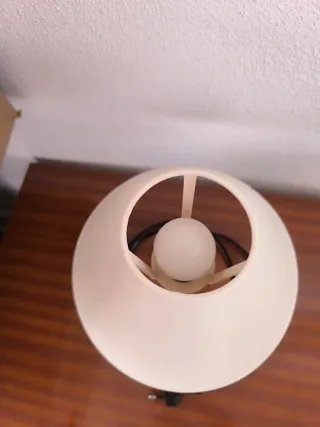 Lámpara de mesa terracota y blanco