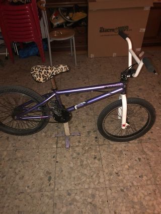 Bicicleta BMX FELT