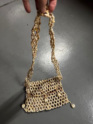 Bolso artesanal de conchas