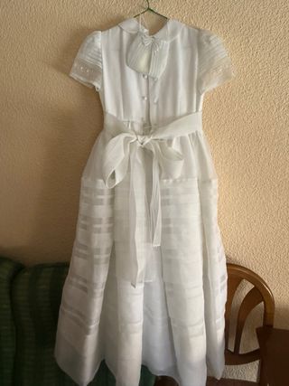 Vestido de comunión blanco. INCLUYE DIADEMA