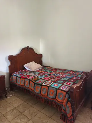 Cama antigua de matrimonio