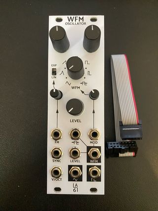 Oscilador WFM LA61 Eurorack