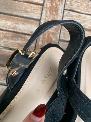 Tacchi neri con piattaforma