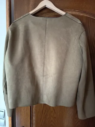 Chaqueta Zara antelina corta