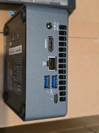 Intel NUC 8 Mini PC – i3 / 8GB / 120 Gb SSD