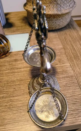 Balanza decorativa antigua