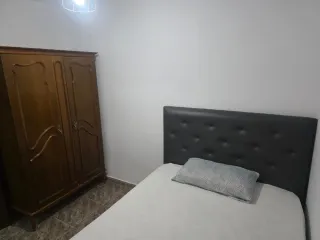 ALQUILO HABITACIÓN PARA PAREJA EN PARLA. 430