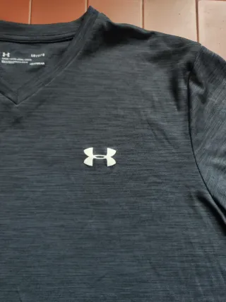 Under Armour Tech V-Neck HeatGear | T-Shirt L