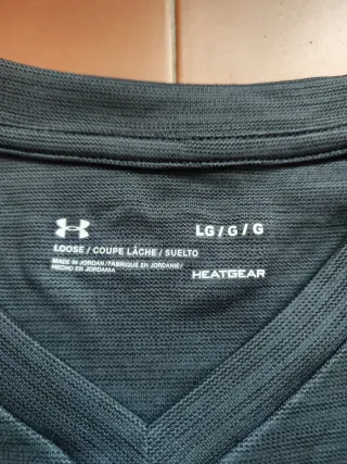 Under Armour Tech V-Neck HeatGear | T-Shirt L