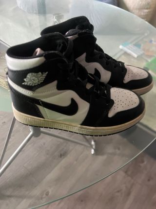 Jordan 1 High Negras y Blancas